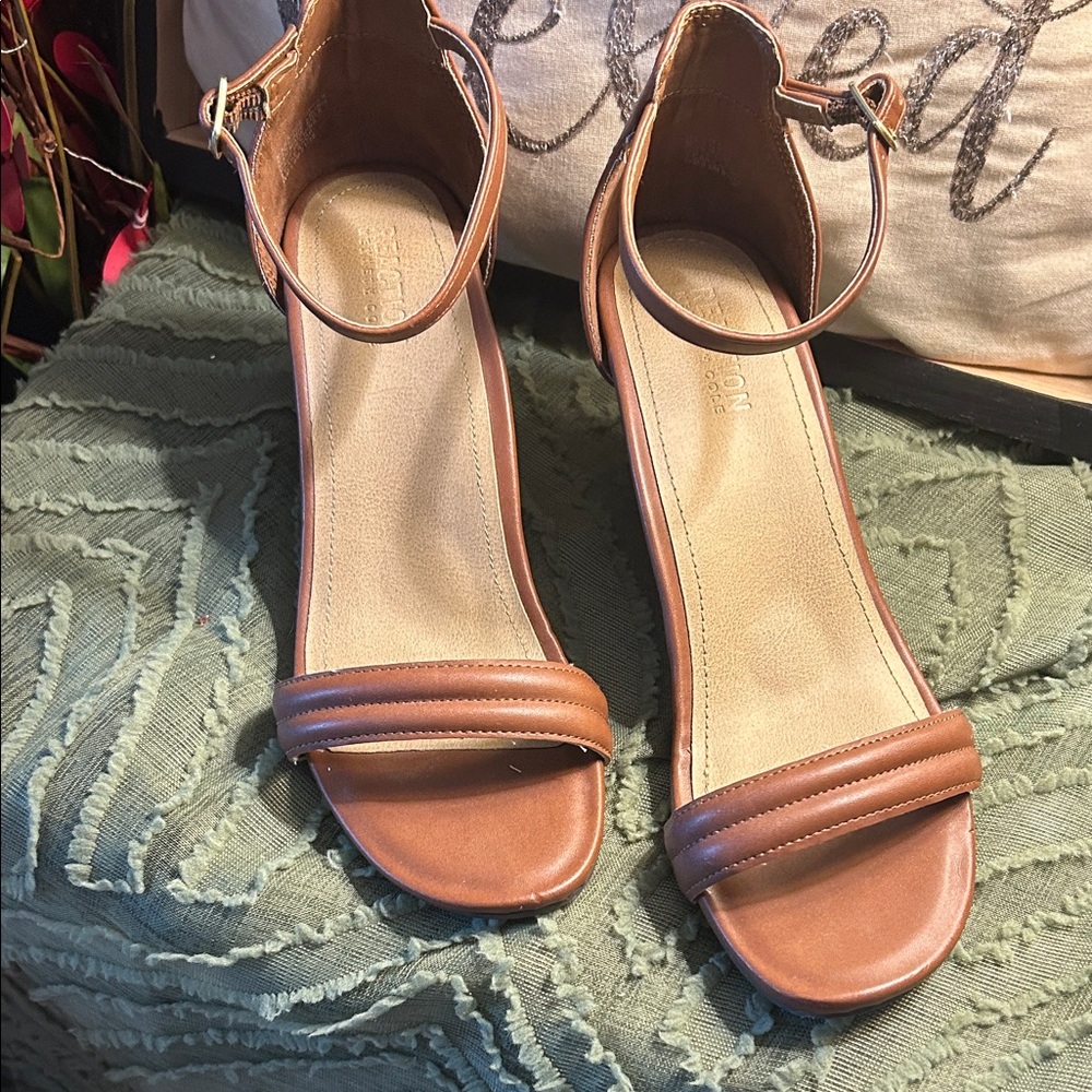Kenneth Cole Reaction Brown Ankle Strap Heels